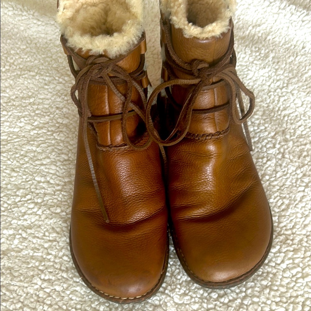 UGG Tan Ankle Boots with Cream Fleece